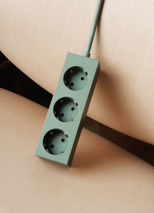 Pedestal Power Bar stekkerdoos 5 meter - voorkant 6 mosgroen