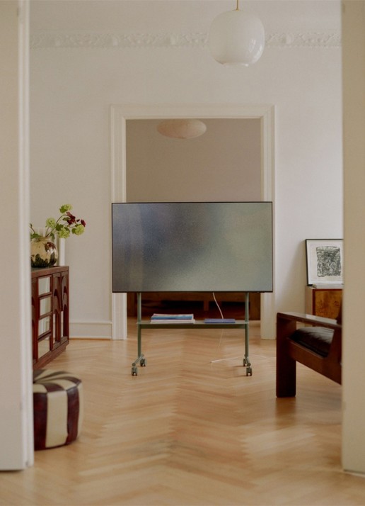 Pedestal Rover TV standaard 110 cm - voorkant 2 mosgroen