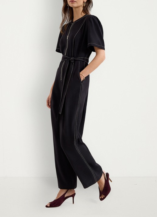 Phase Eight Alix wide fit jumpsuit met strikceintuur - voorkant 8 zwart