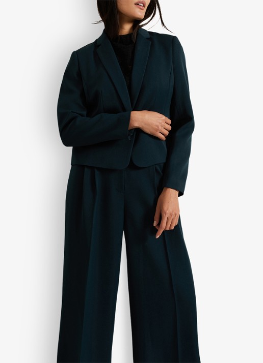 Phase Eight Arabella cropped blazer met paspelzakken