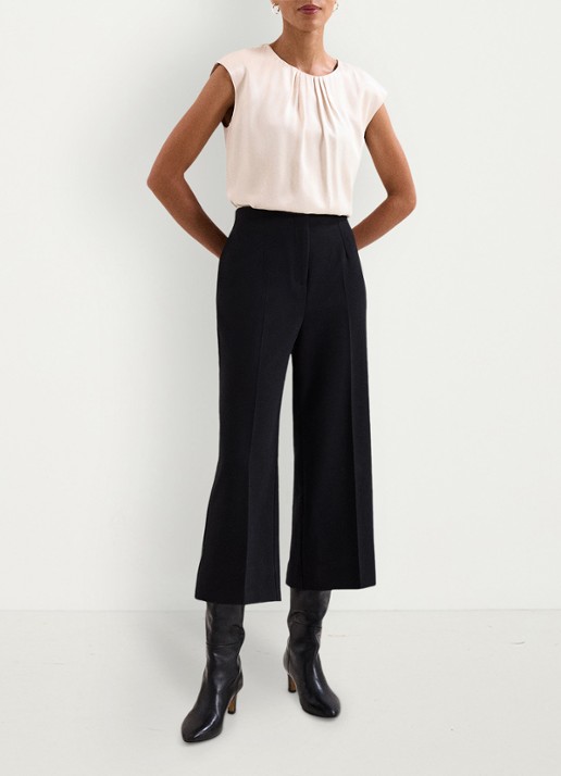 Phase Eight Aubrielle cropped high waist wide fit culotte met steekzakken - voorkant 3 zwart