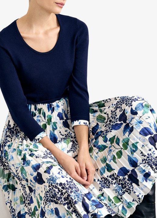 Phase Eight Beatrice midi jurk met bloemenprint - detail 3 blauw
