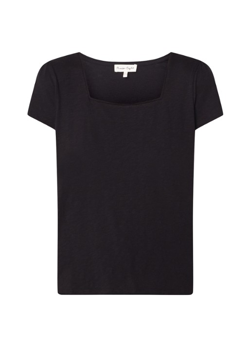 Phase Eight Bella top met rechthoekige hals - voorkant 3 zwart