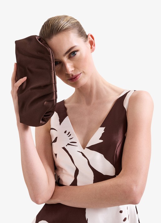 Phase Eight Clutch van satijn met afneembare schouderriem - detail 5 bruin