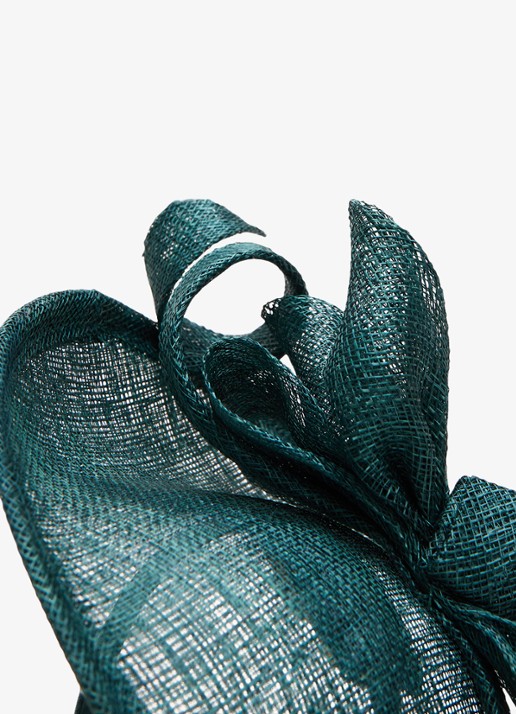 Phase Eight Fascinator haarband met applicatie - detail turquoise