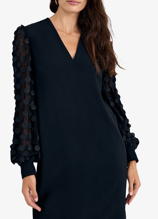 Phase Eight Laura mini jurk met V-hals en pofmouwen - detail 2 zwart