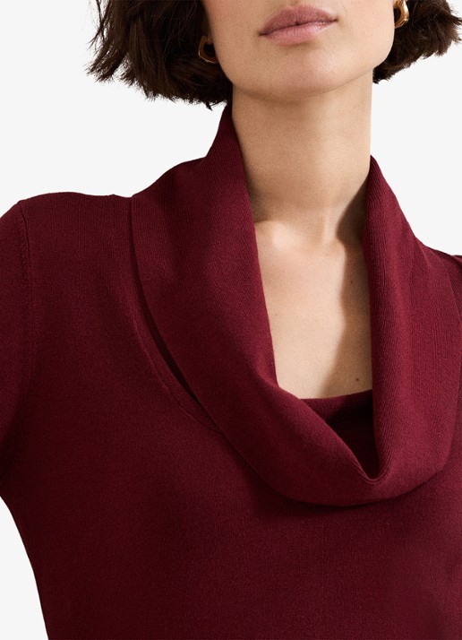 Phase Eight Lottie fijngebreide top met watervalhals - detail 3 bordeauxrood