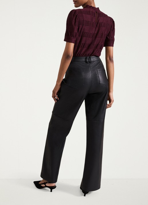 Phase Eight Melissa high waist wide fit broek van imitatieleer - achterkant zwart
