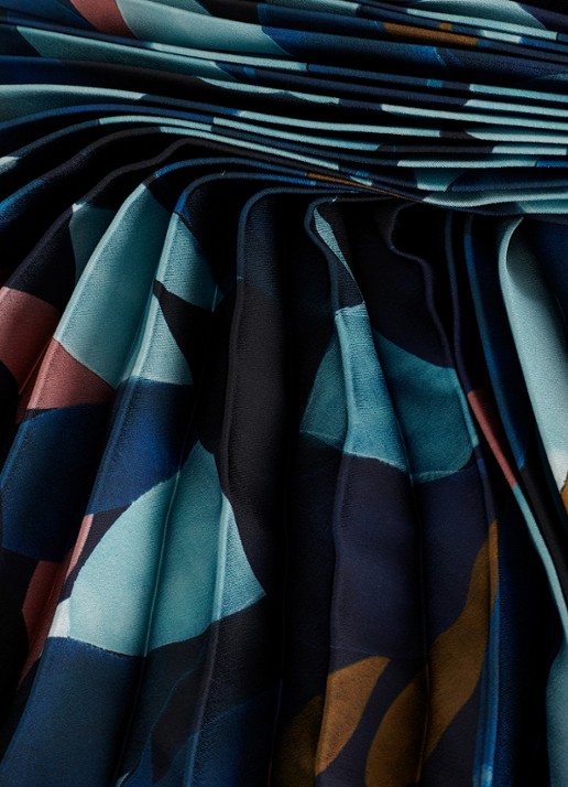 Phase Eight Riley fijngebreide midi jurk met bloememprint en plooien - detail 8 multicolor