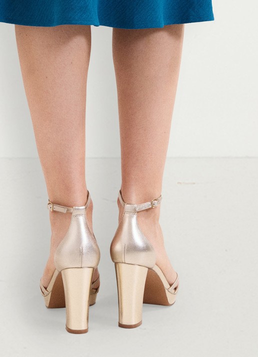 Phase Eight Sandalette met metallic finish  - achterkant 8 goud
