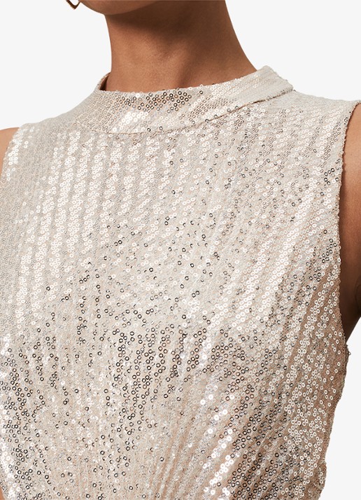 Phase Eight Simara maxi jurk met plooien en pailletten  - detail 3 okergeel