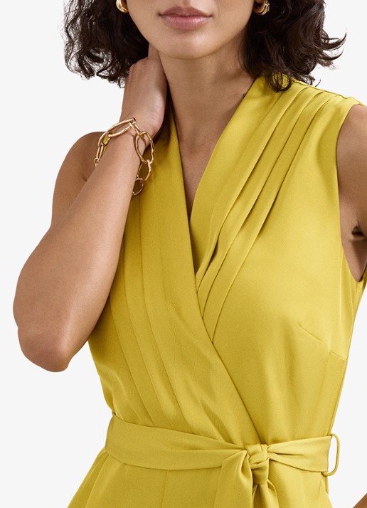 Phase Eight Taylor wide fit jumpsuit met strikceintuur - detail 2 geel
