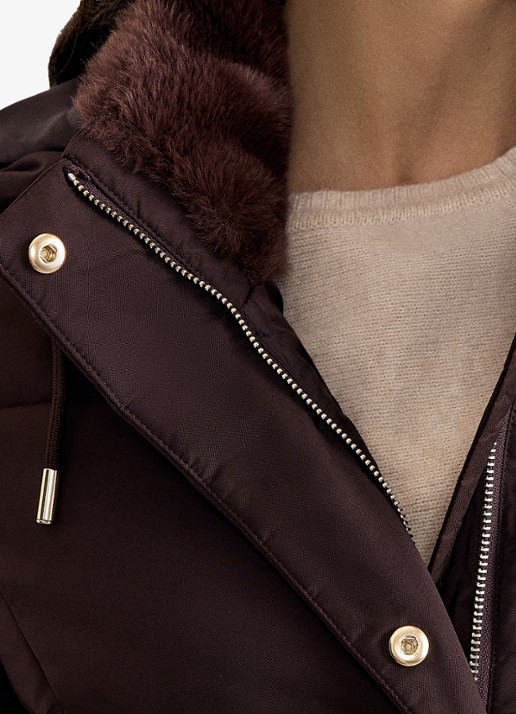 Phase Eight Yasmine puffer jas met afneembare capuchon - detail 8 aubergine