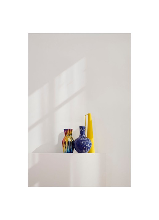 POLSPOTTEN Blossom vaas S 36 cm  - voorkant 3 blauw