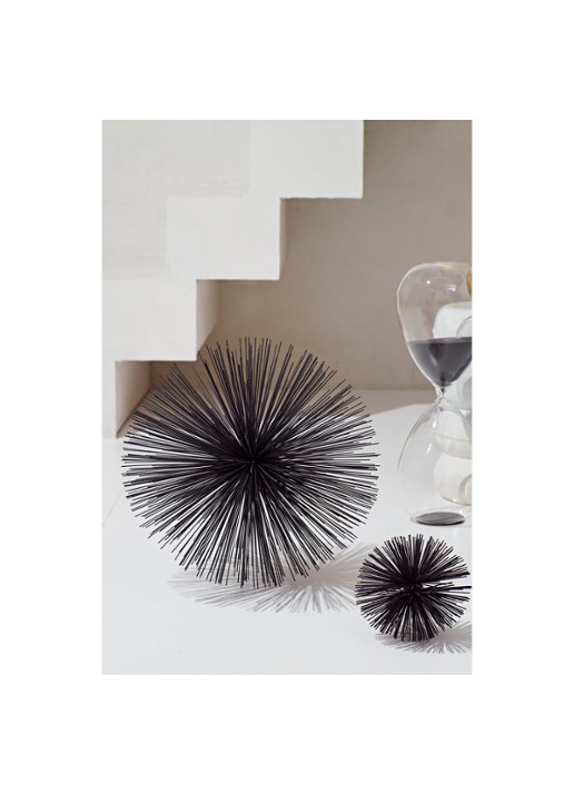 POLSPOTTEN Prickle Small decoratie van messing - detail 2 zwart