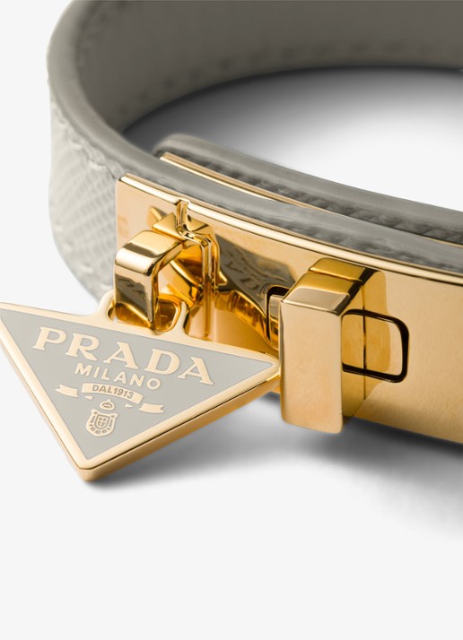 Prada Armband van leer met logo - detail 2 gebroken wit