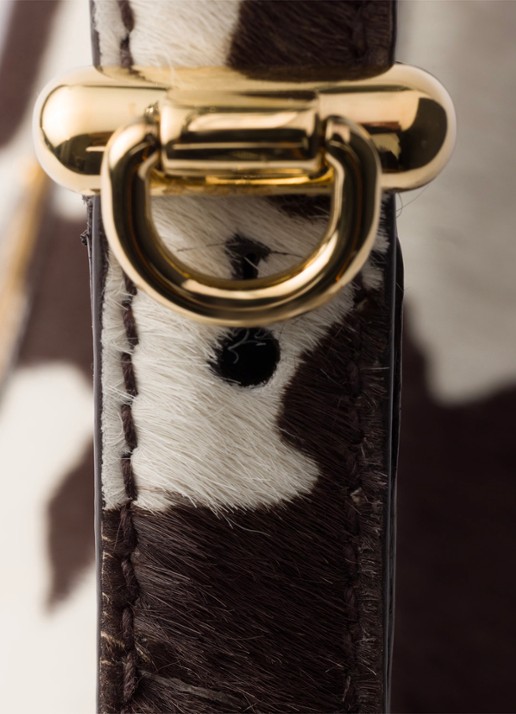 Prada Arqué Mini schoudertas van kalfsleer met ponyhair - detail donkerbruin