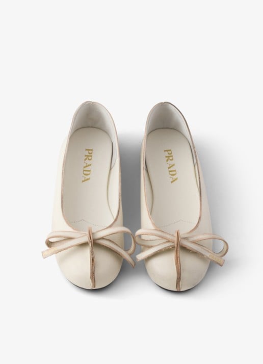 Prada Ballerina van kalfsleer - detail 4 gebroken wit