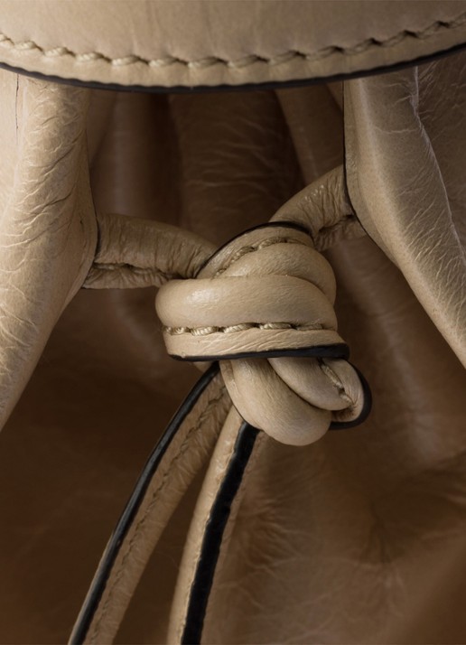 Prada Bonnie Extra-Large schoudertas van kalfsleer - detail 3 beige