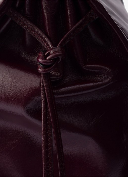 Prada Bonnie Extra-Large schoudertas van kalfsleer - detail bordeauxrood