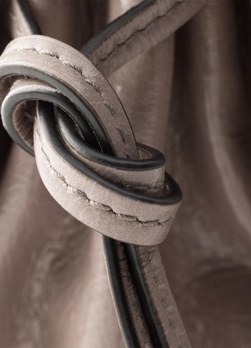 Prada Bonnie Mini schoudertas van kalfsleer - detail 2 taupe