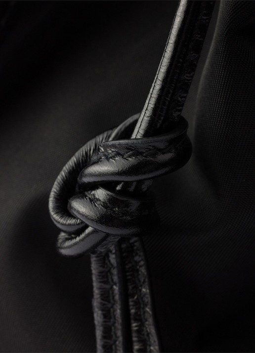 Prada Bonnie Re-Nylon schoudertas met leren details - detail zwart