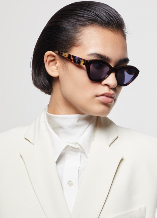 Prada Cat Eye zonnebril PRA02S - voorkant 2 donkerbruin