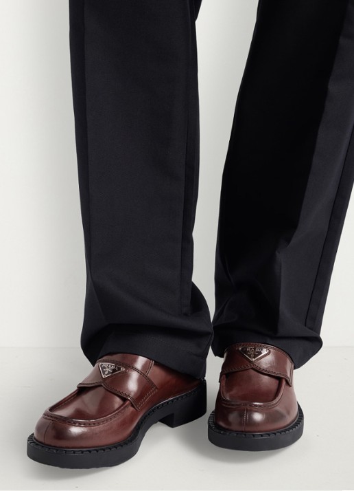 Prada Chocolate loafer van kalfsleer - voorkant 7 bruin