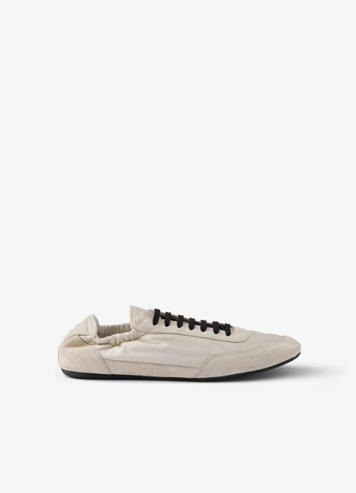 Prada Collapse Re-Nylon sneaker met suède details - voorkant 6 beige