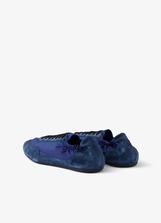Prada Collapse Re-Nylon sneaker met suède details - achterkant donkerblauw
