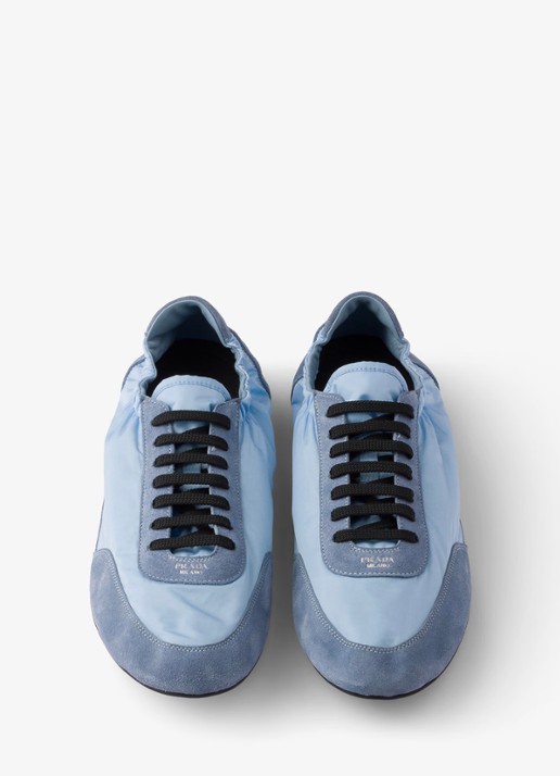 Prada Collapse Re-Nylon sneaker met suède details - detail 4 lichtblauw