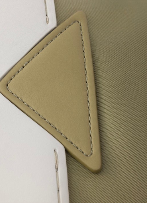 Prada Court Re-Nylon sneaker met logo - detail 3 groen