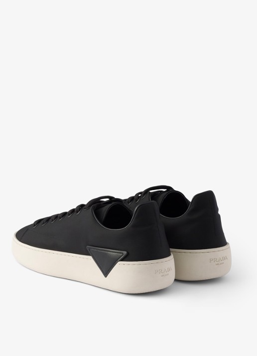 Prada Court Re-Nylon sneaker met logo - achterkant 6 zwart