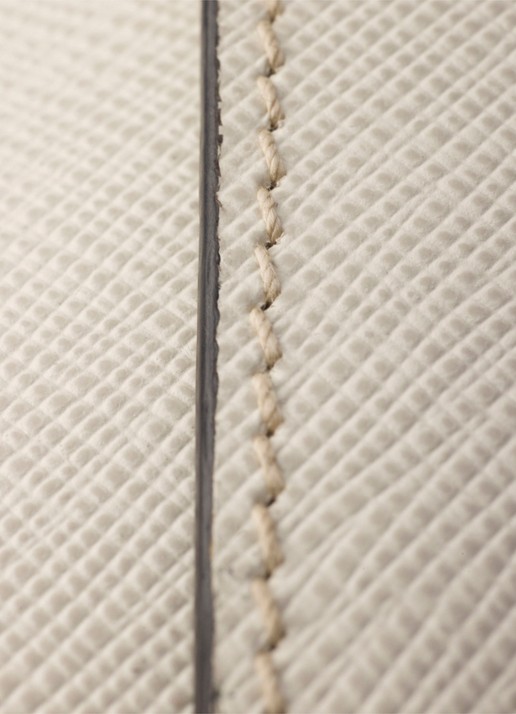 Prada Crossbodytas van kalfsleer - detail 2 gebroken wit