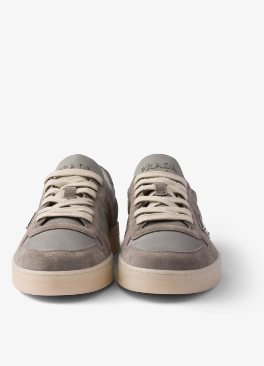 Prada Downtown Re-Nylon sneaker met suède details - detail 2 taupe