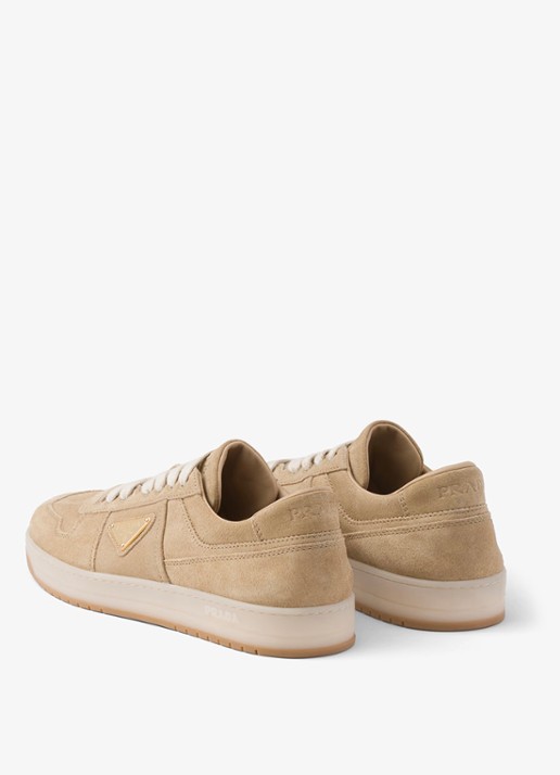 Prada Downtown sneaker van suède met logo - detail 5 beige