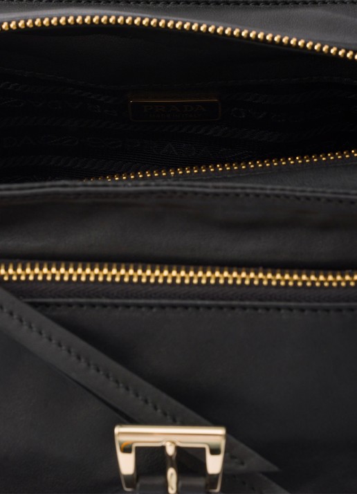 Prada Explore Mini schoudertas van lamsleer - detail 5 zwart