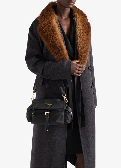 Prada Explore Re-Nylon Medium schoudertas met leren details - detail 6 diepzwart
