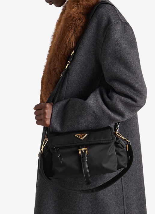 Prada Explore Re-Nylon Medium schoudertas met leren details - voorkant 2 diepzwart