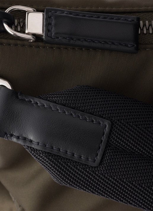 Prada Explore Re-Nylon schoudertas met leren details - detail 4 donkergroen