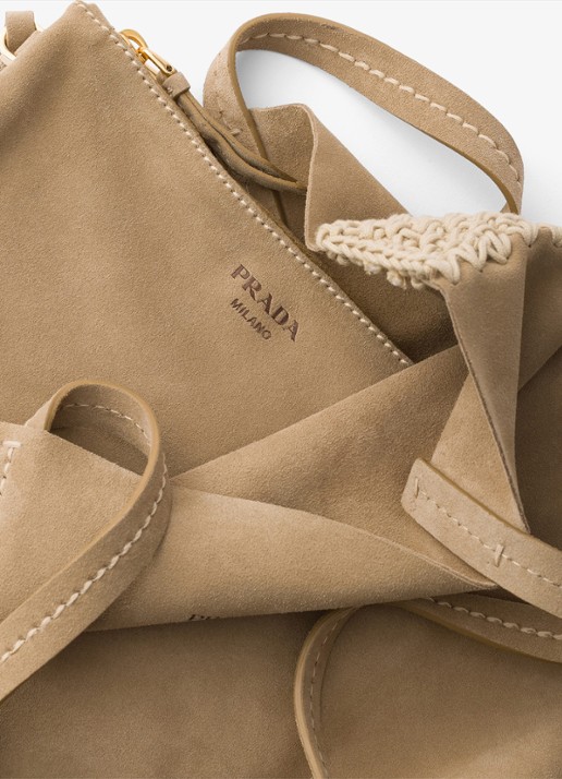 Prada Large shopper van kalfssuède met crochet details - detail 3 beige