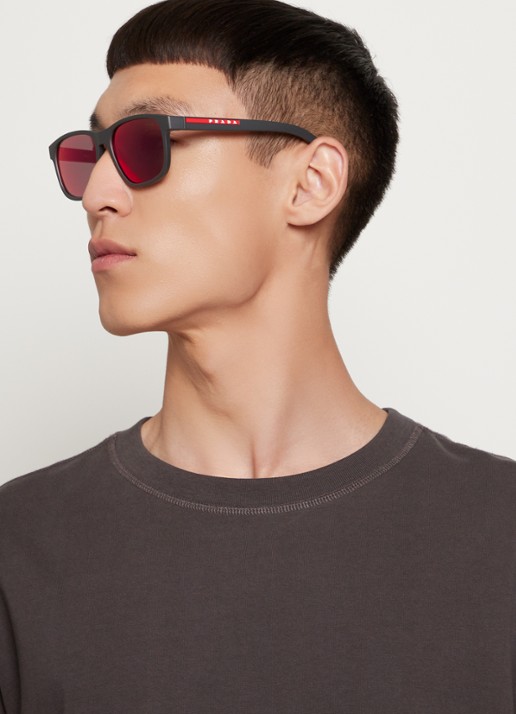 Prada Linea Rossa Zonnebril PS06YS - voorkant 2 grijs