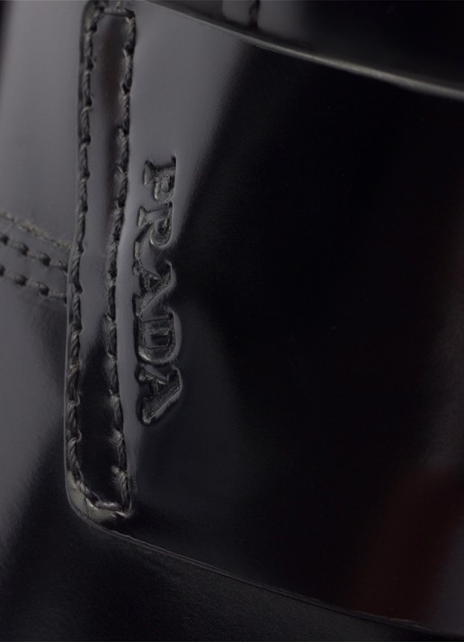 Prada Loafer van kalfsleer met glanzende finish - detail 3 zwart