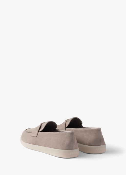Prada Loafer van kalfssuède - achterkant 3 grijs