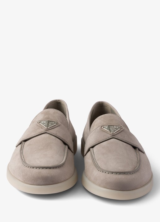 Prada Loafer van kalfssuède - detail 6 grijs