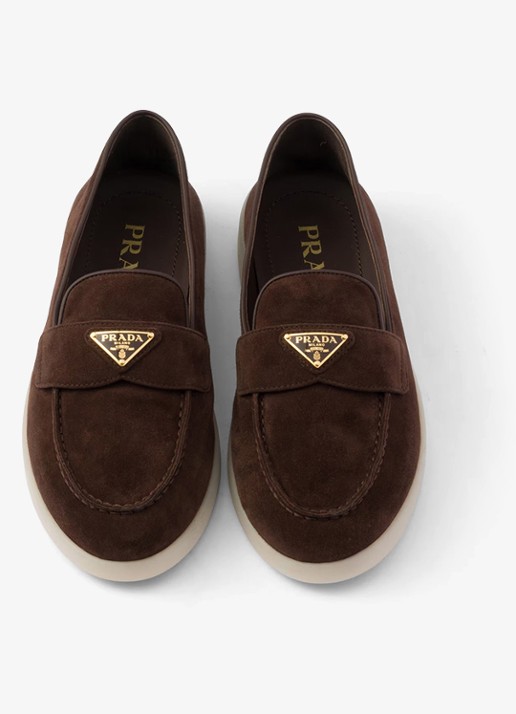 Prada Loafer van suède met logo - detail 4 donkerbruin