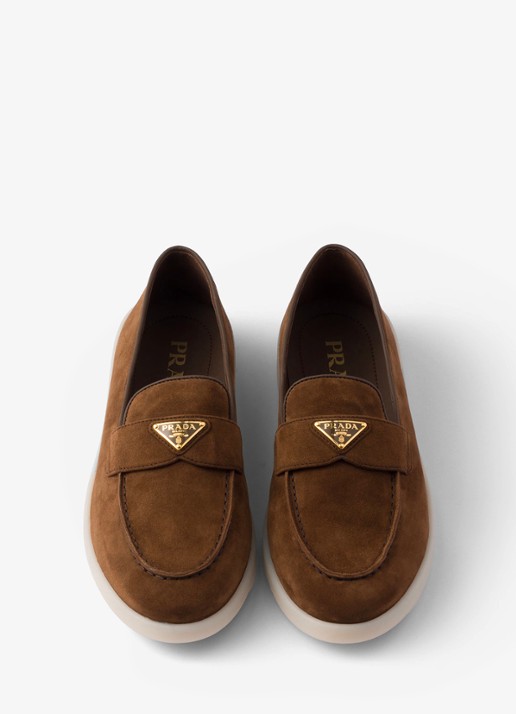 Prada Loafer van suède met logo - detail 4 bruin
