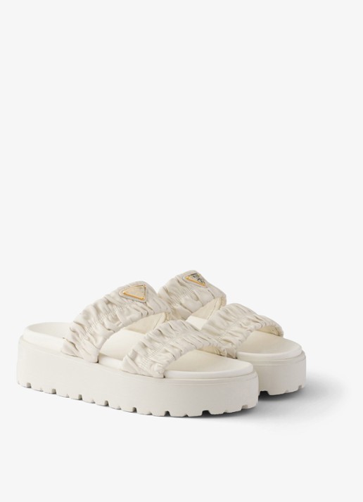 Prada Matelassé slipper van lamsleer - voorkant 3 gebroken wit