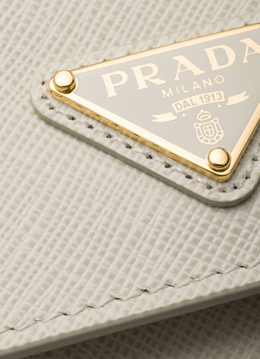 Prada Mini clutch van leer met afneembare schouderriem - detail 4 lichtgrijs