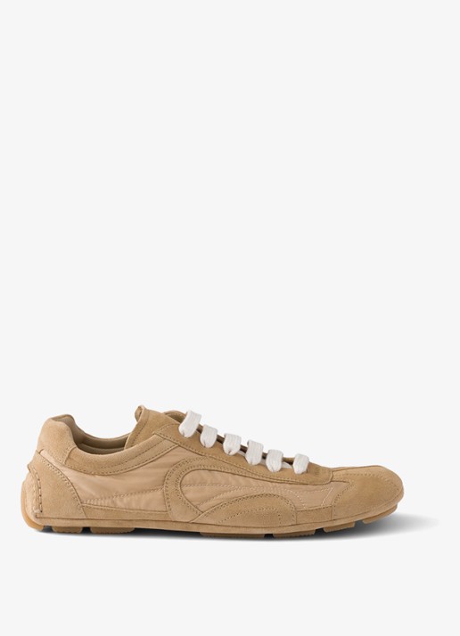 Prada Montecarlo Re-Edition 2005 Re-Nylon sneaker met kalfssuède details - voorkant 2 beige